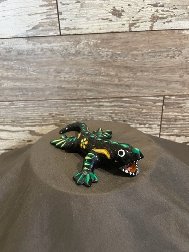 Lizard Figurine from Ginger's Flowers &Gifts, local Martinsburg florist